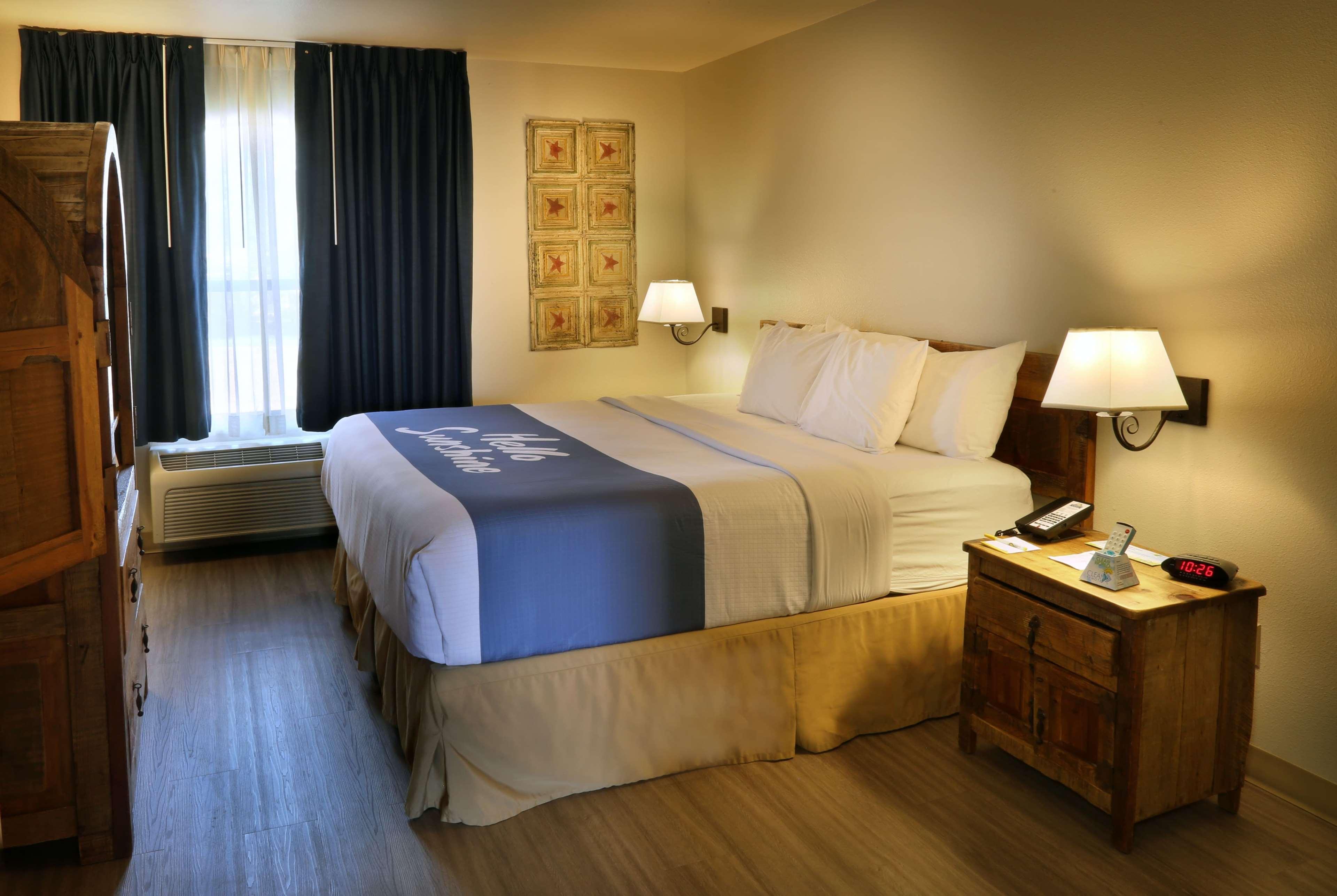 Days Inn & Suites By Wyndham Llano Eksteriør bilde