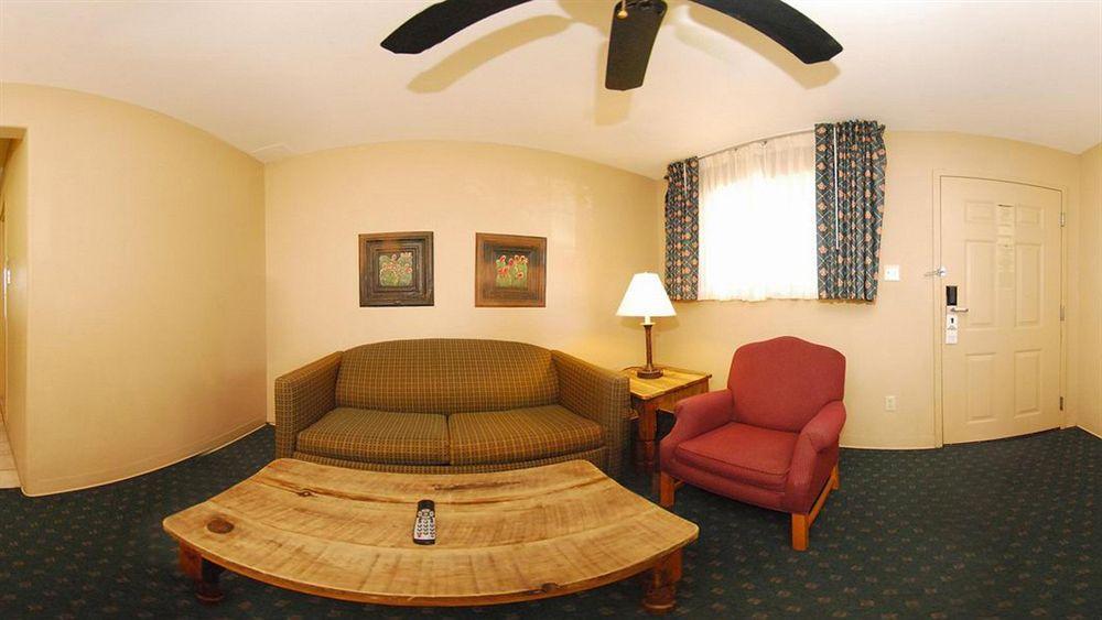 Days Inn & Suites By Wyndham Llano Eksteriør bilde
